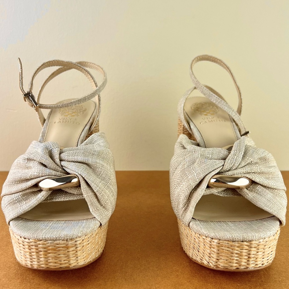 NEW VINCE CAMUTO BEIGE PLATFORM SANDALS - Picture 10 of 12